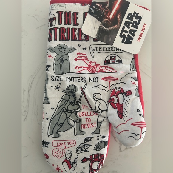 Star Wars “The Empire Strikes Back” Oven Mitt – Official Disney Merchandise- NWT - Picture 2 of 4